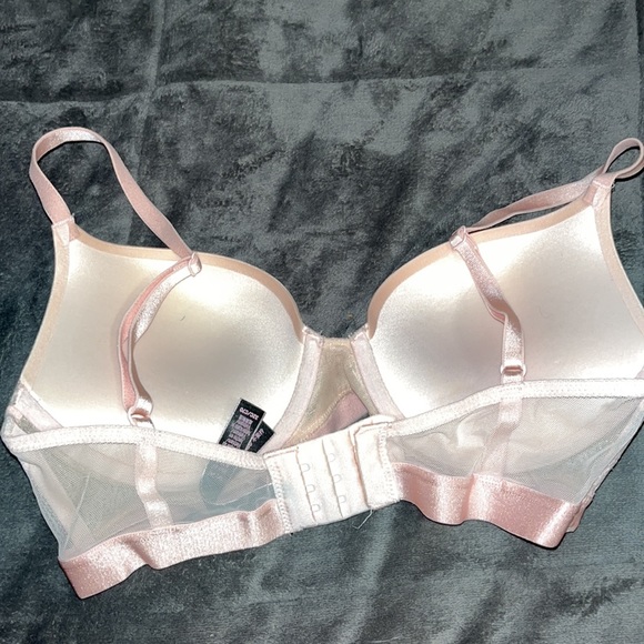 Victoria secret push up bra - Picture 3 of 3